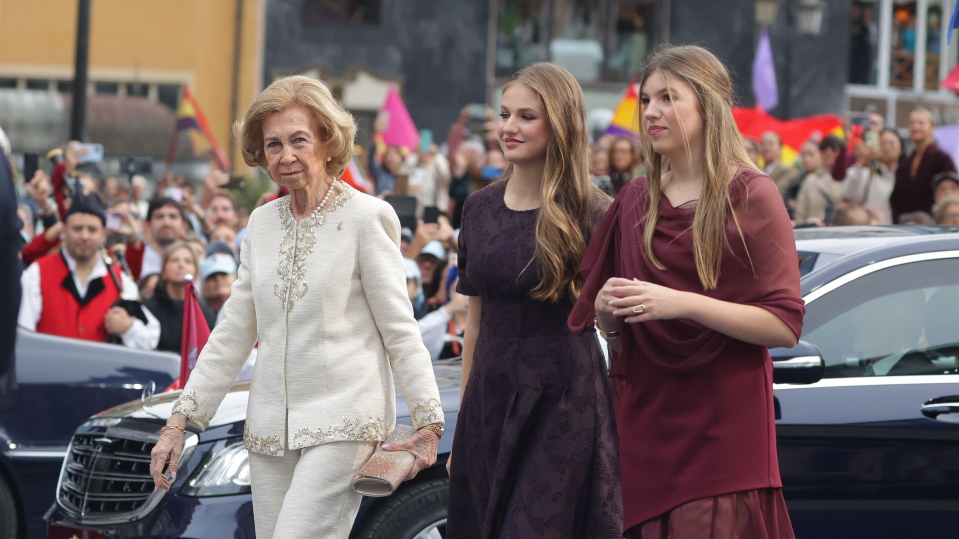La reina Sofía con sus nietas la princesa Leonor y la infanta Sofía 