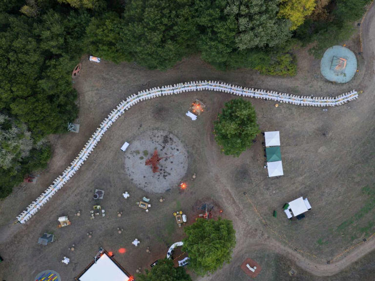 She's a former mayor. He's an arts scion. Of course their wedding was a ...