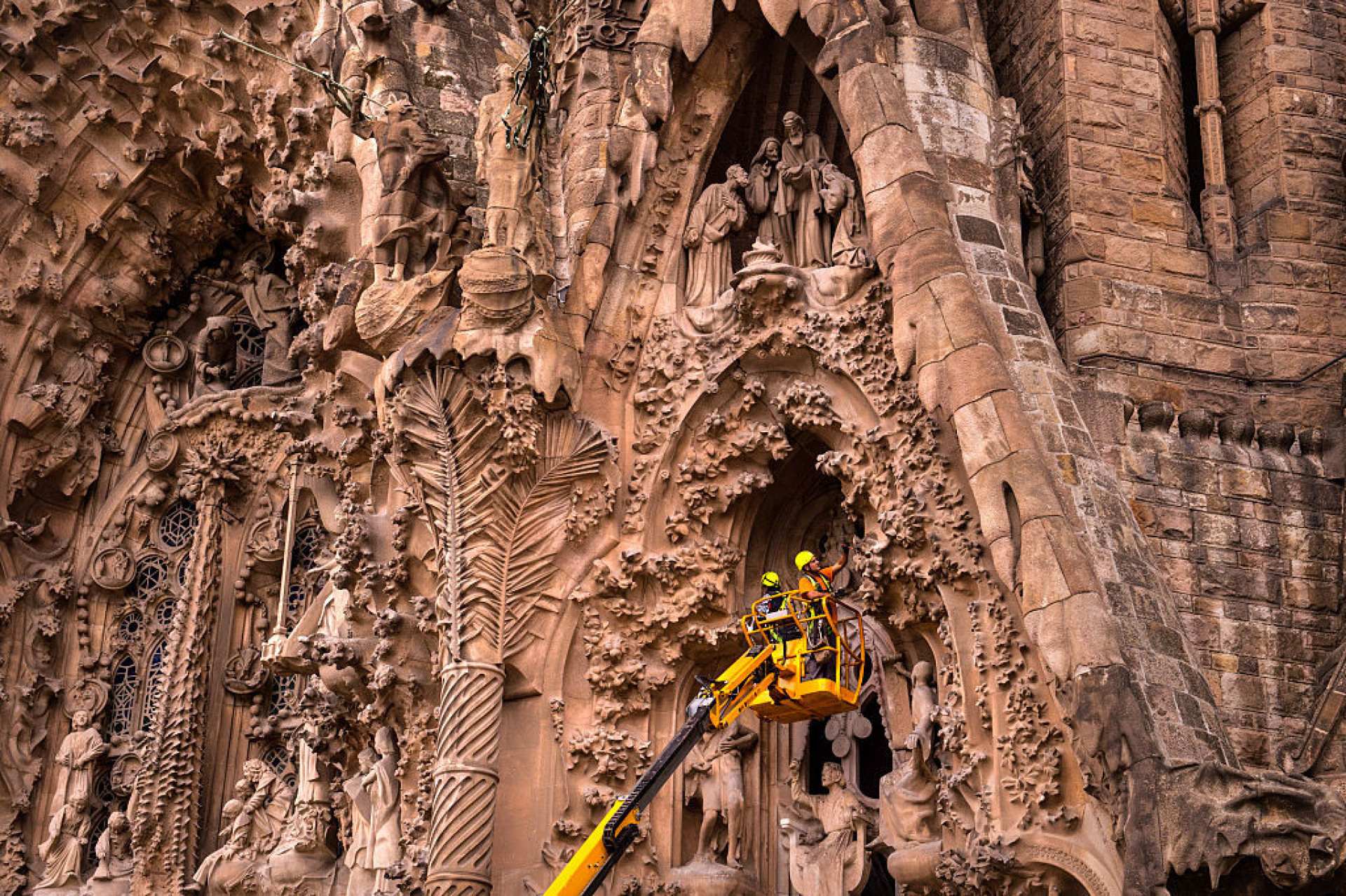 Reasons why historic buildings took so long to construct