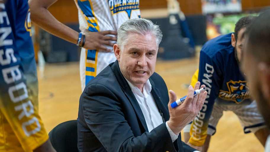 'Gratitude!' After 37 Years on the Sidelines, Coach Mark Anderson Still ...