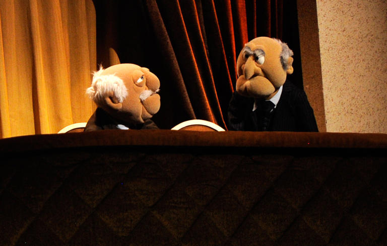 Kermit shuts down Miss Piggy dating question, says 'a frog's got to ...