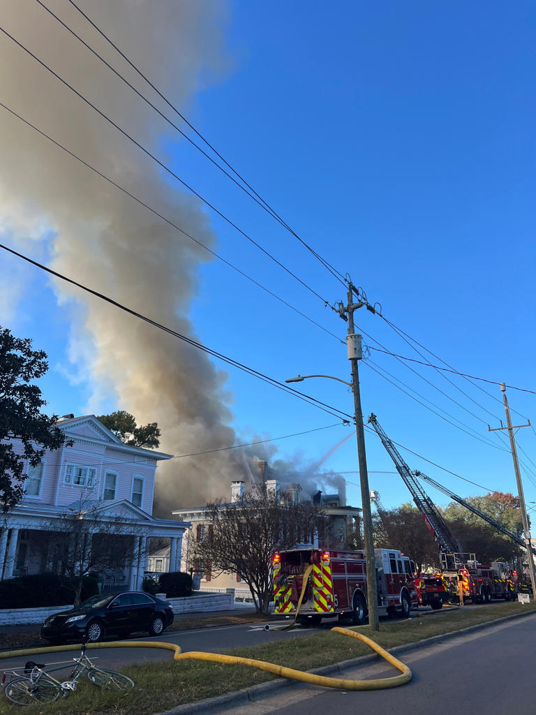PHOTOS AND VIDEOS: Historic building in downtown Wilmington on fire