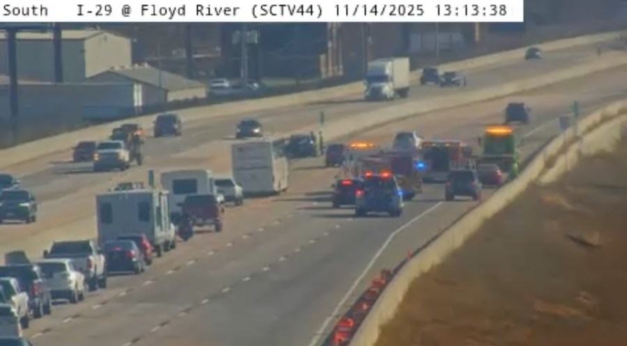 Southbound I-29 lanes reopen following crash