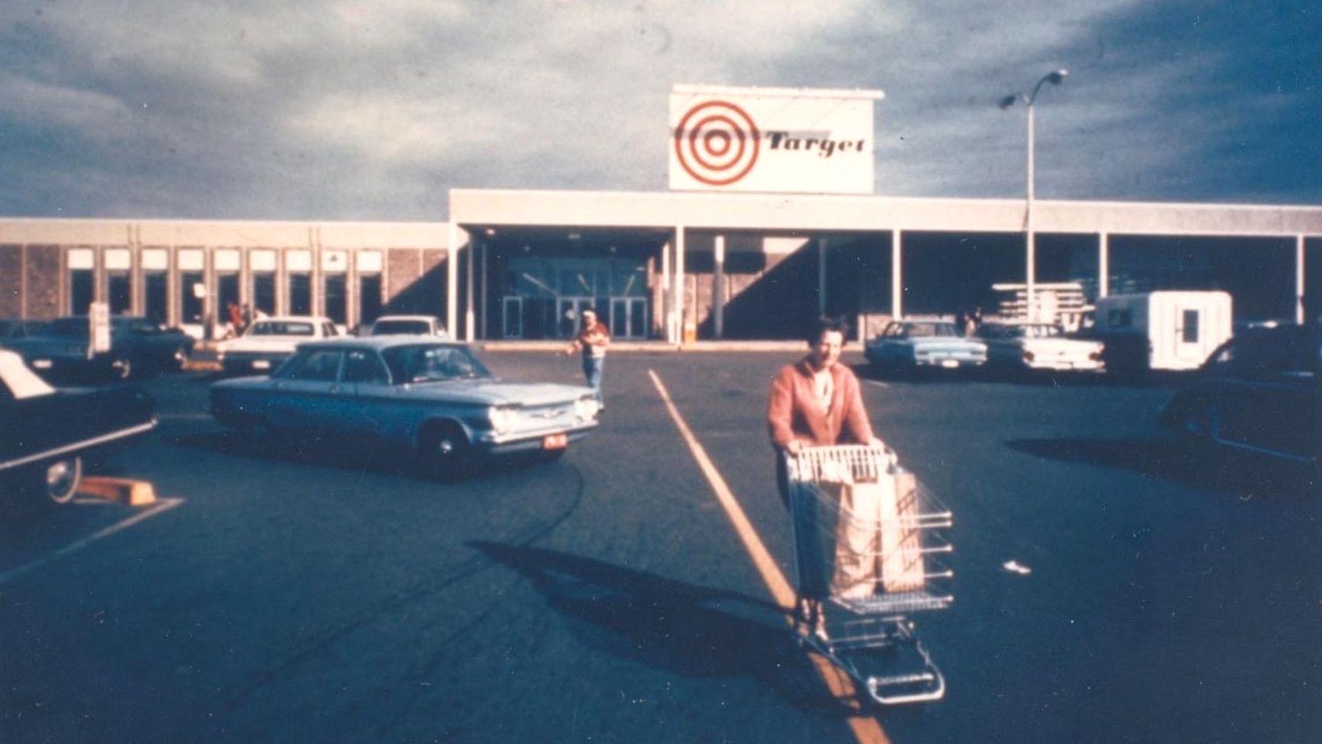 25 Photos of What the First Target Stores Looked Like in 1962