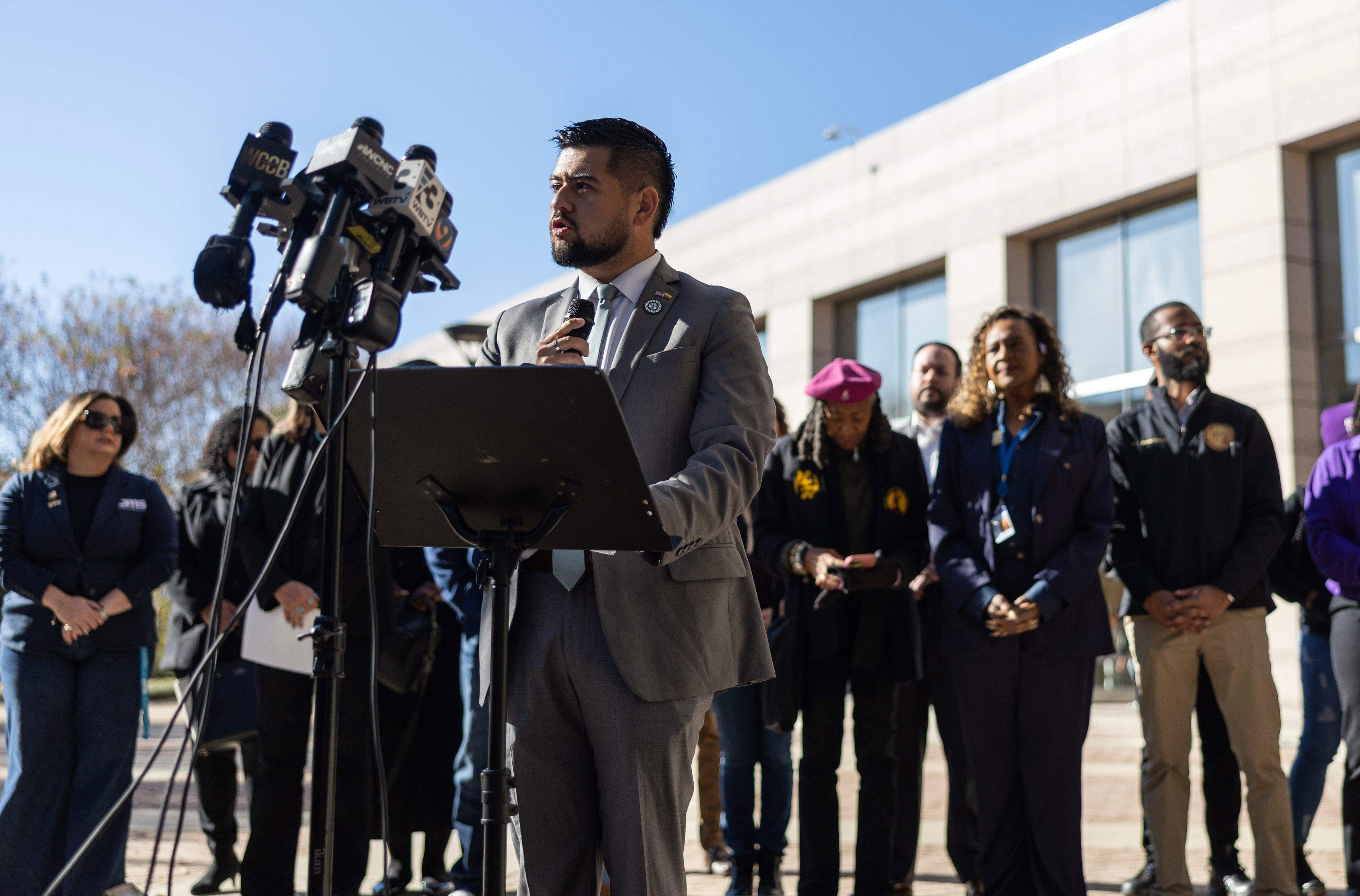 ‘No transparency.' Charlotte leaders blast secrecy around Border Patrol ...