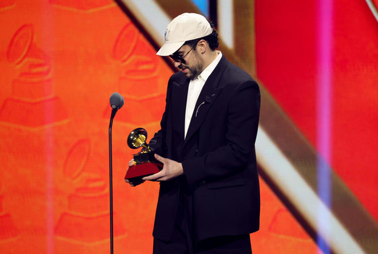 Bad Bunny gana el premio al álbum del año por primera vez en los Latin Grammys 2025