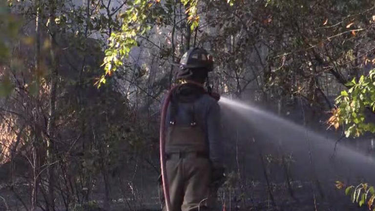 Crews battle structure fire on Cary Avenue in North Augusta