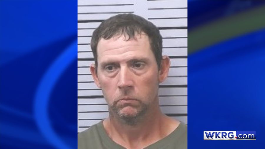 Mobile police arrest man accused of stabbing woman; victim fighting for ...