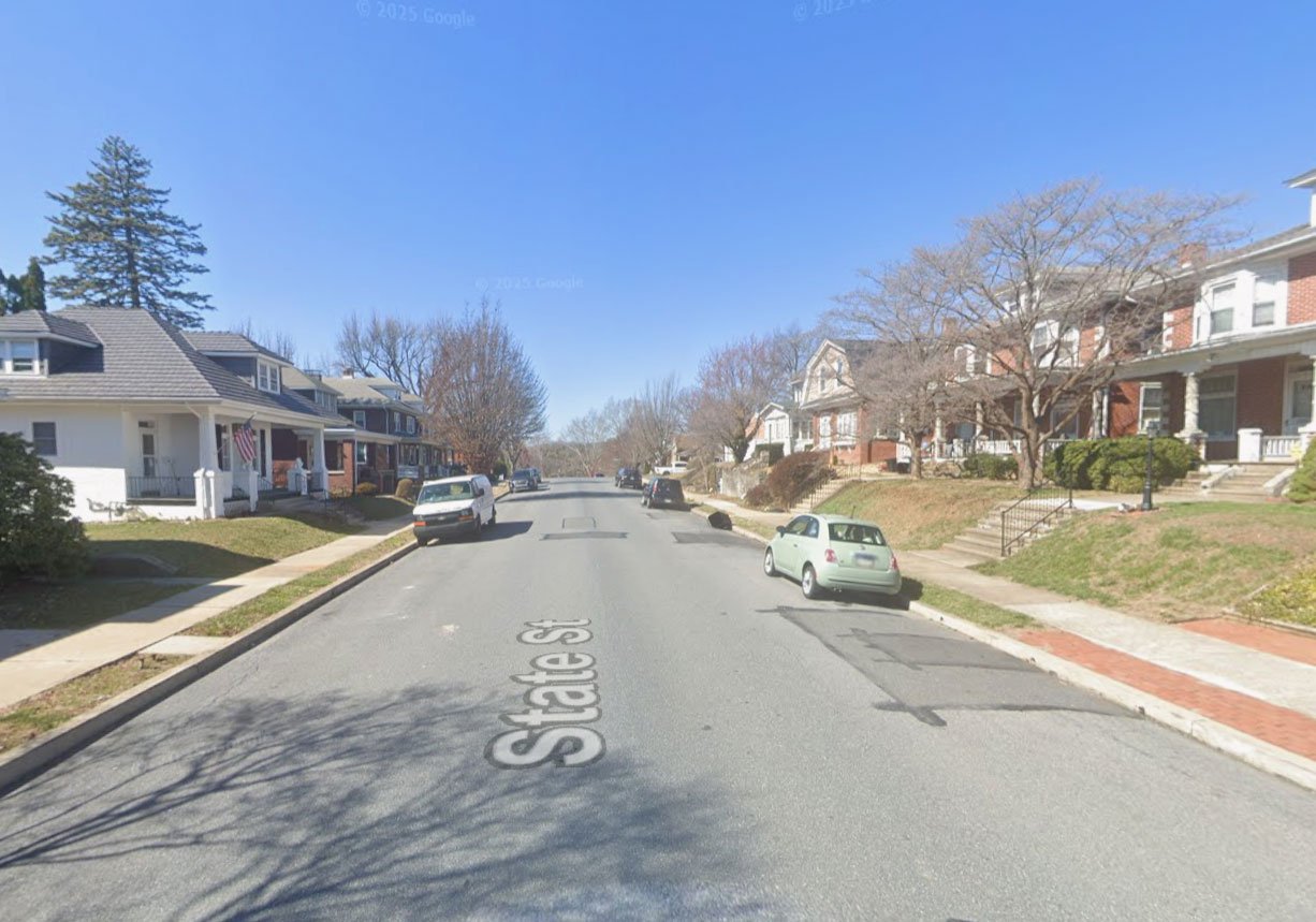 Dog shoots owner in freak accident with shotgun on bed