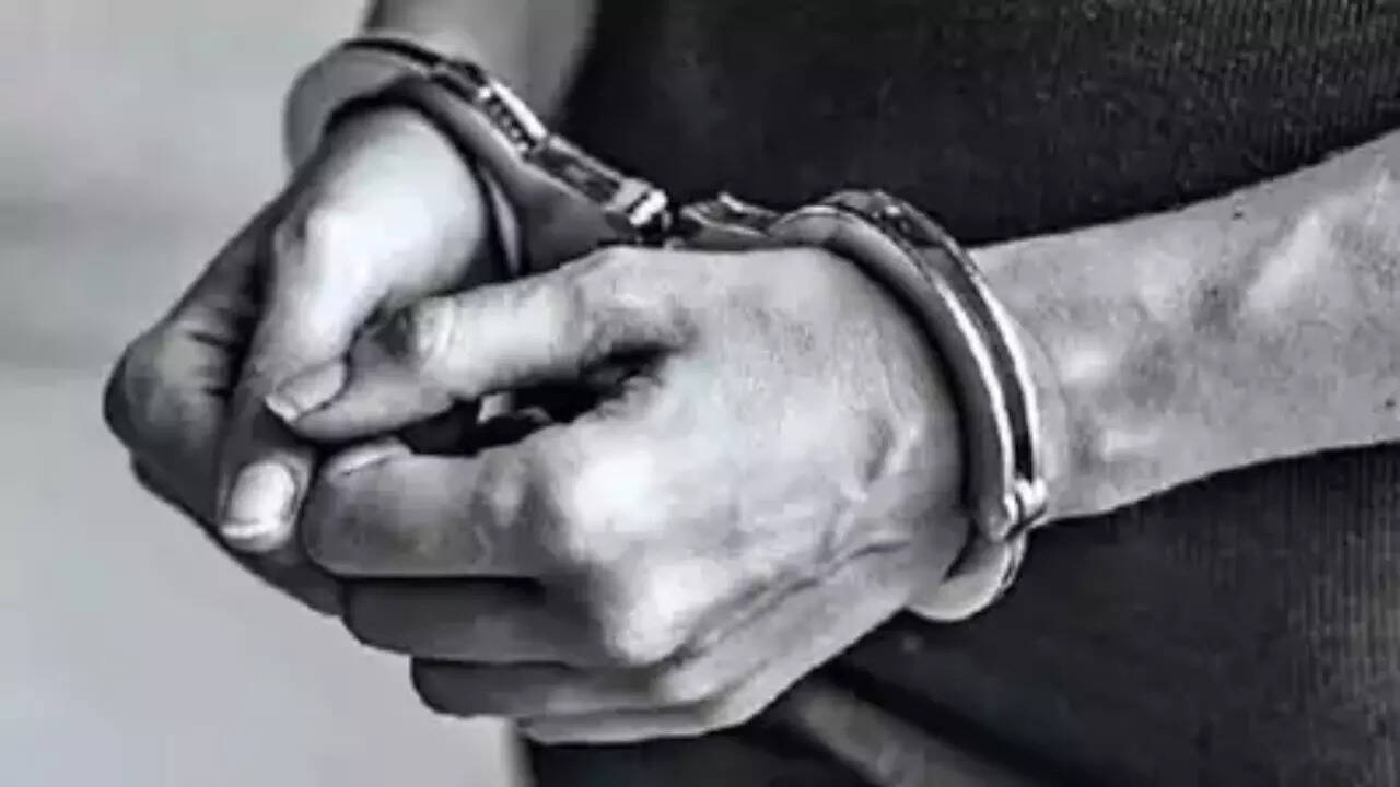 Seven men charged with over 40 offences in Bristol grooming gang ...