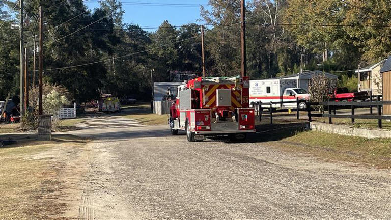 Crews battle structure fire on Cary Avenue in North Augusta