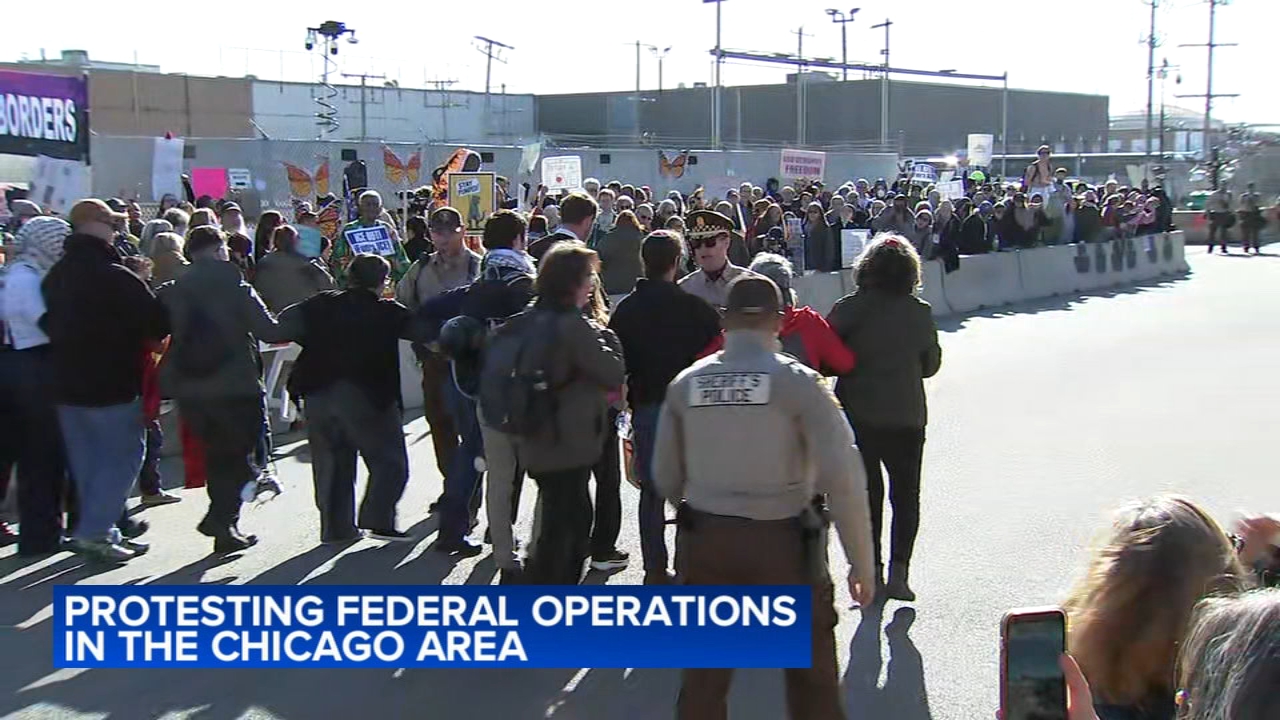 21 arrested outside Broadview ICE detention center as protesters clash ...