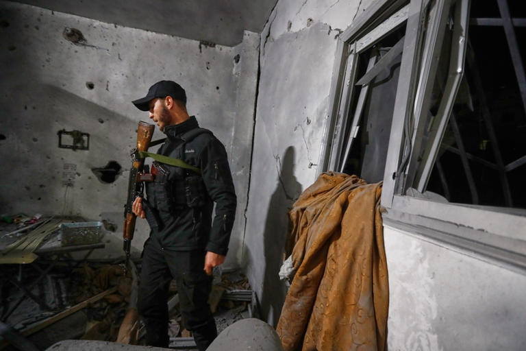 Rocket attack in Syria's capital wounds 1 person and causes damage