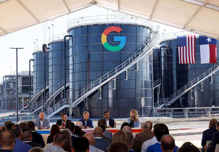 Analysis of Berkshire Hathaway's GOOGL Stake & Google's $40B Texas Data Center Investment