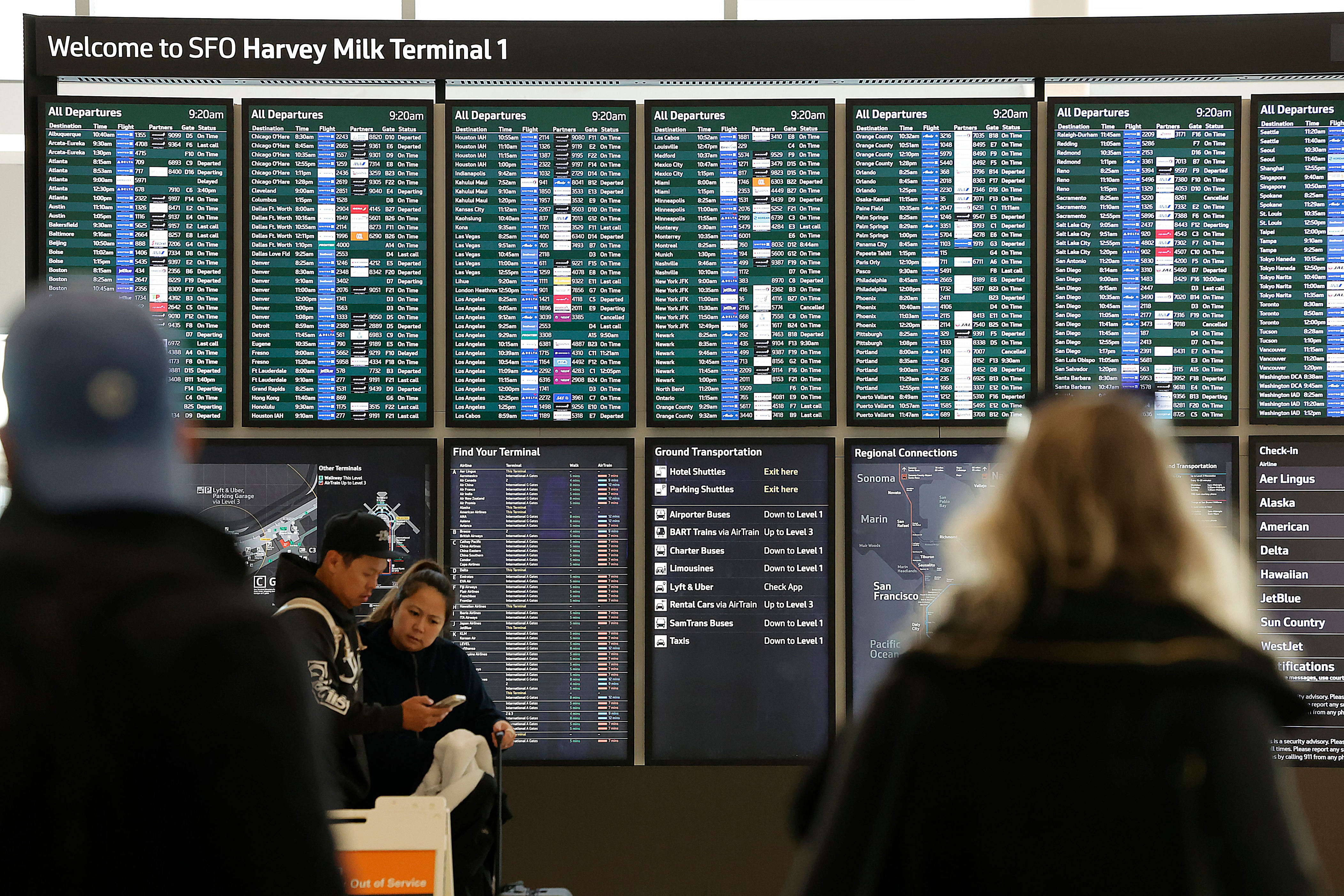 La FAA dice que las aerolíneas pueden restablecer más vuelos en sus horarios.