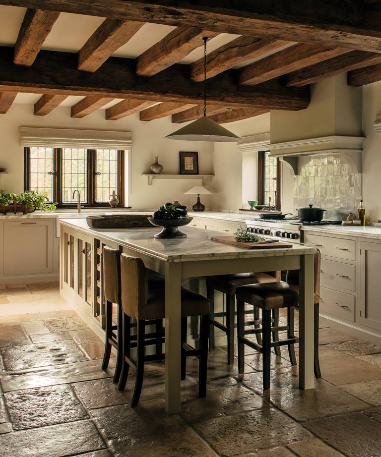The Most Warm and Welcoming Kitchens from the Homes & Gardens Archive