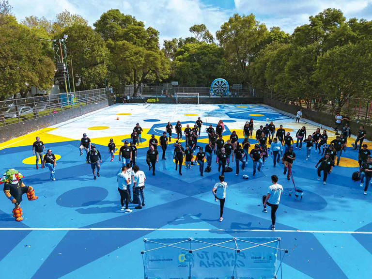 Rescatan canchas de futbol de barrios rumbo al Mundial 2026