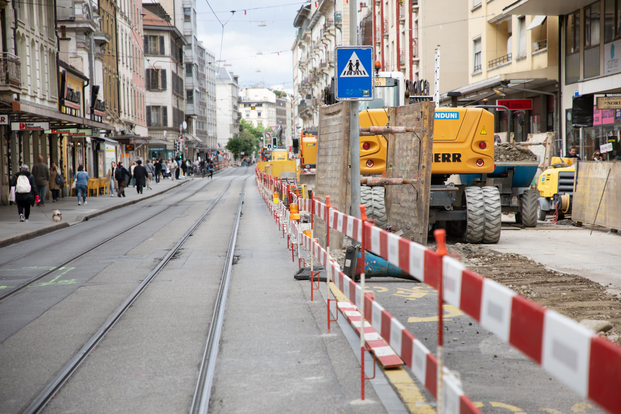 Après six mois de travaux, le tram est bientôt de retour sur la rue de ...