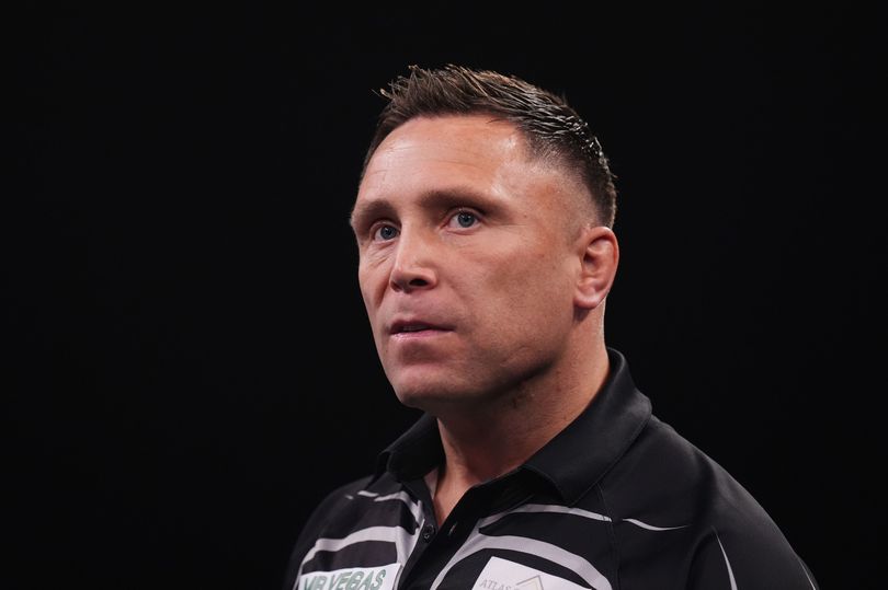 Darts referee halts Gerwyn Price match to plead with spectator