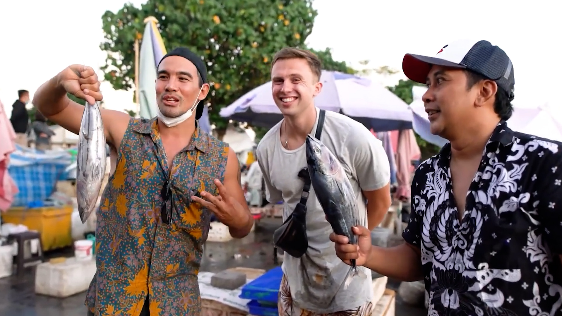 100k Challenge in Fish Market, Indonesia ($7 US Dollars)