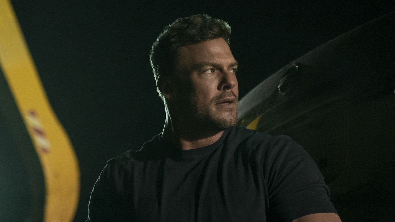 Alan Ritchson Was Nervous Reacher Season 4 Couldn't Top Season 3. Why ...