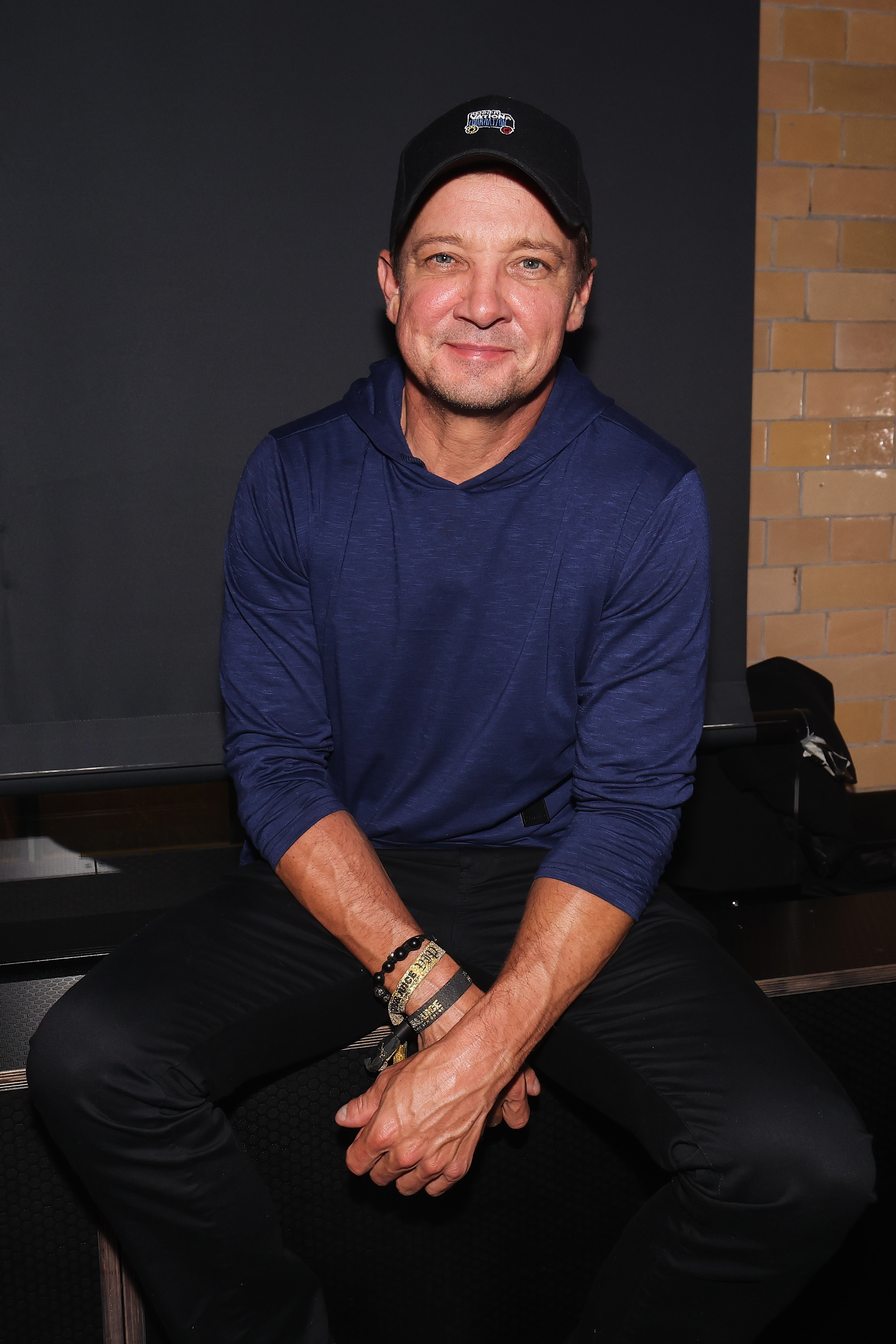 Jeremy Renner denies Yi Zhou’s claims they reached a ‘peaceful ...