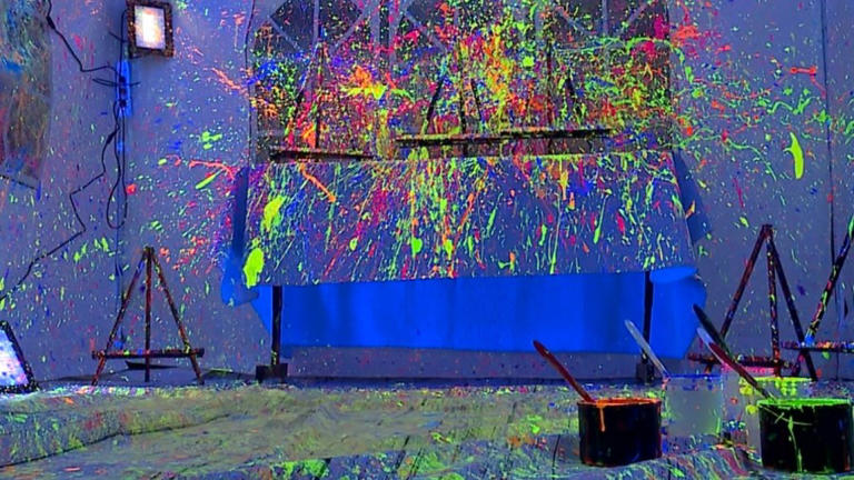 Paint splatter event makes art therapy accessible
