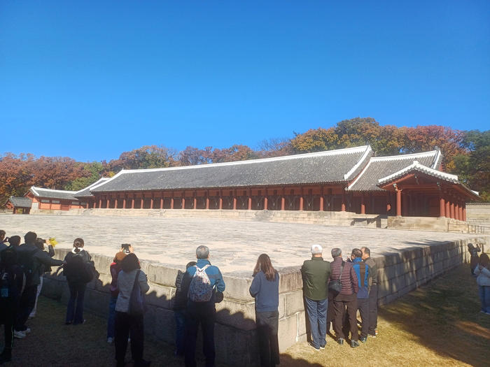 종묘 정전에선 보령빌딩이 보인다 [노원명 에세이]