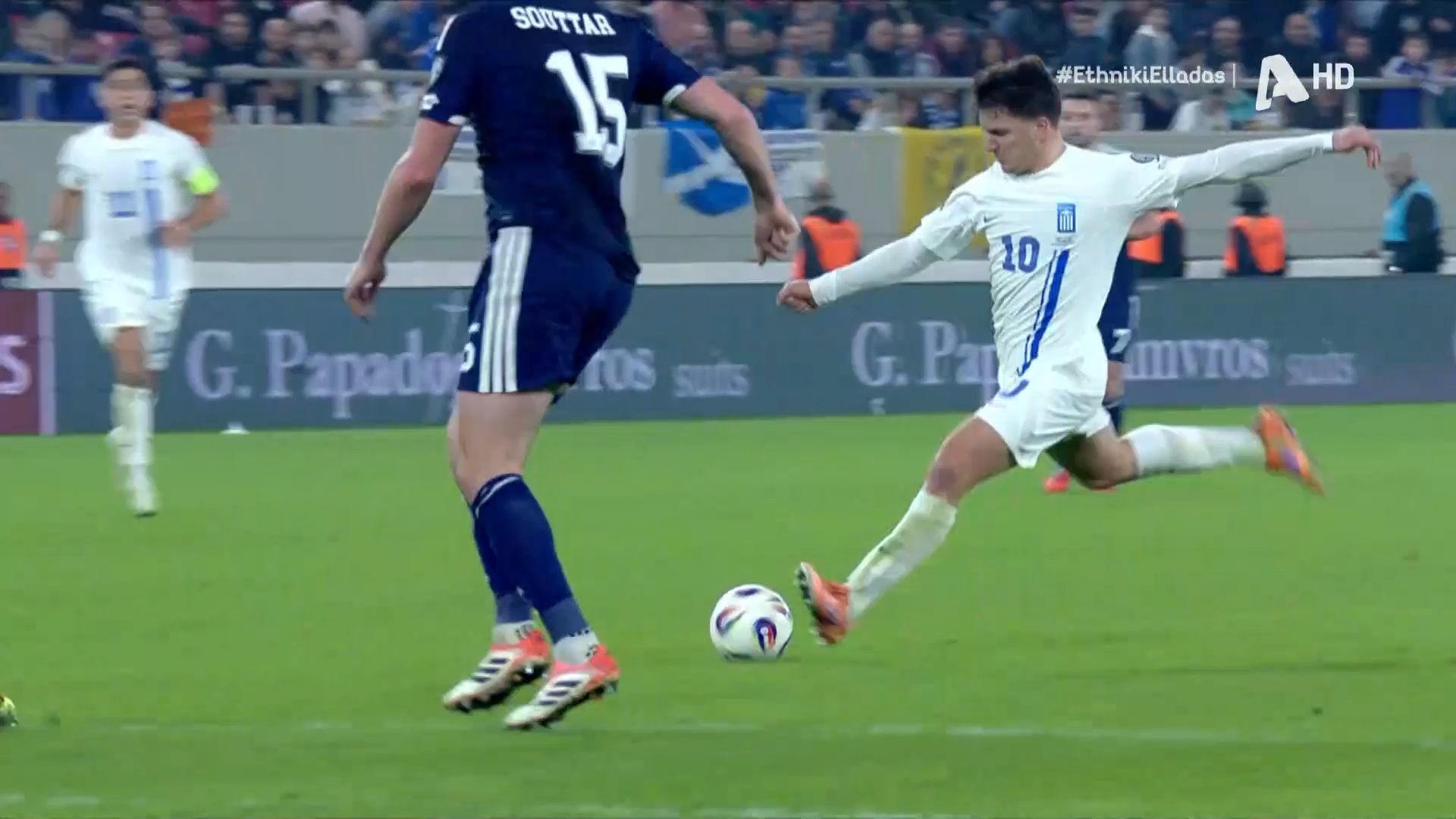 Ελλάδα - Σκωτία | Ο Τζόλης "τρυπάει" τα χέρια του Γκόρντον για το 3-0! |  Watch