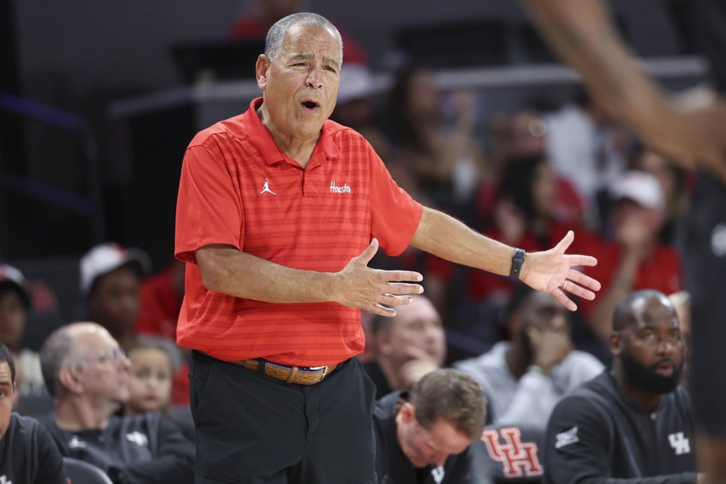 No. 2 Houston looks to stay perfect vs. Rider as freshmen shine