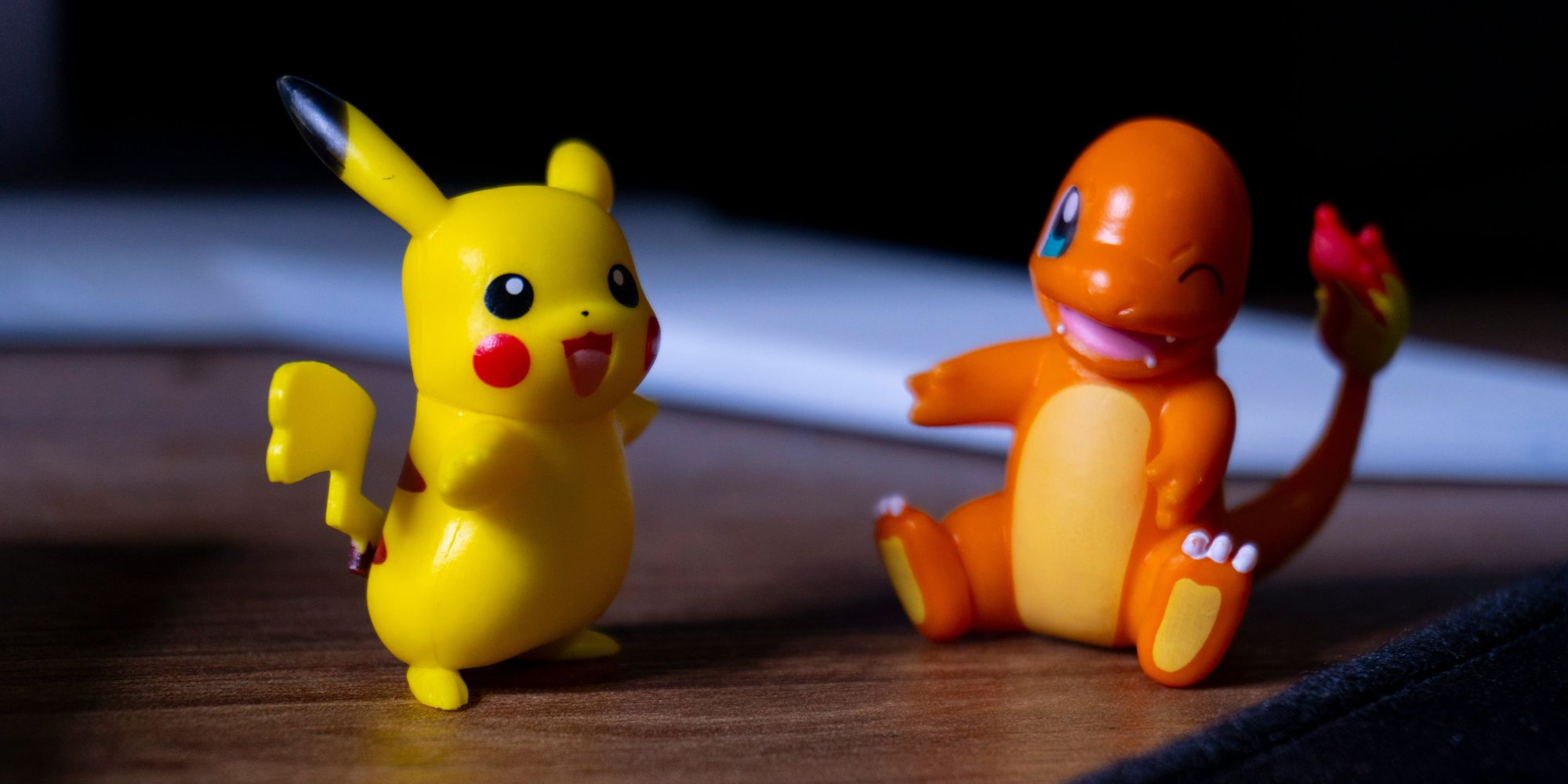 Pokémon Calendrier De L'Avent Avec 16 Figurines De Combat 5,1 Cm Et Accessoires Uniques
