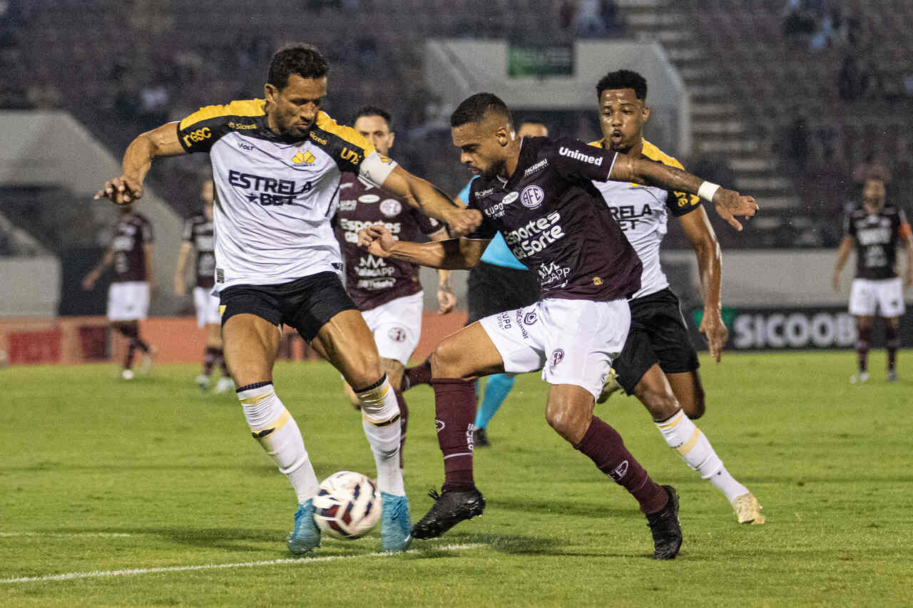 Ferroviária x Athletico: onde assistir, escalações e arbitragem