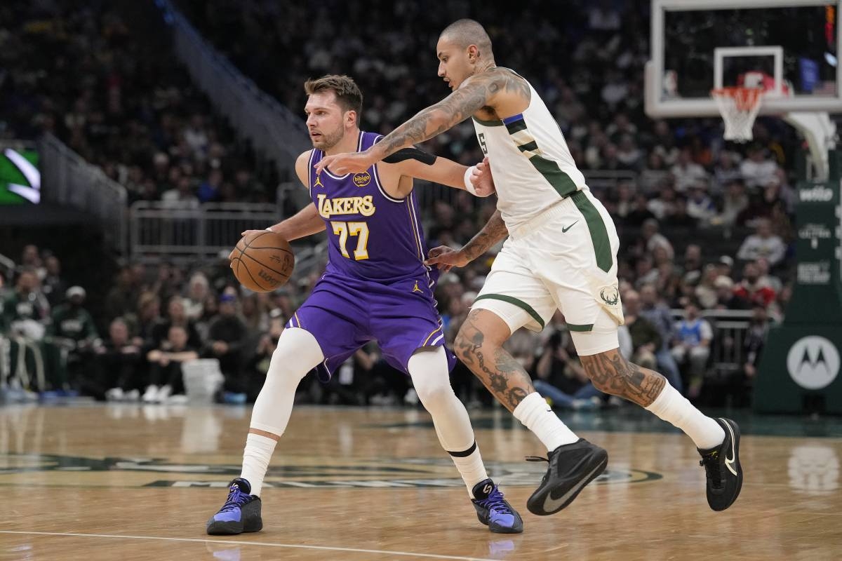 Doncic scores 41 to propel Lakers to NBA win over Bucks