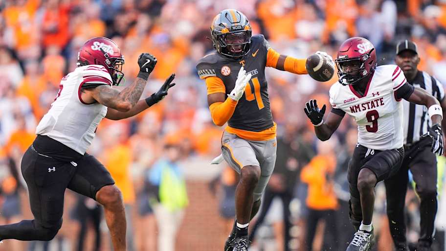 Tennessee Football Defensive Players Daevin Hobbs, Ty Redmond, and ...