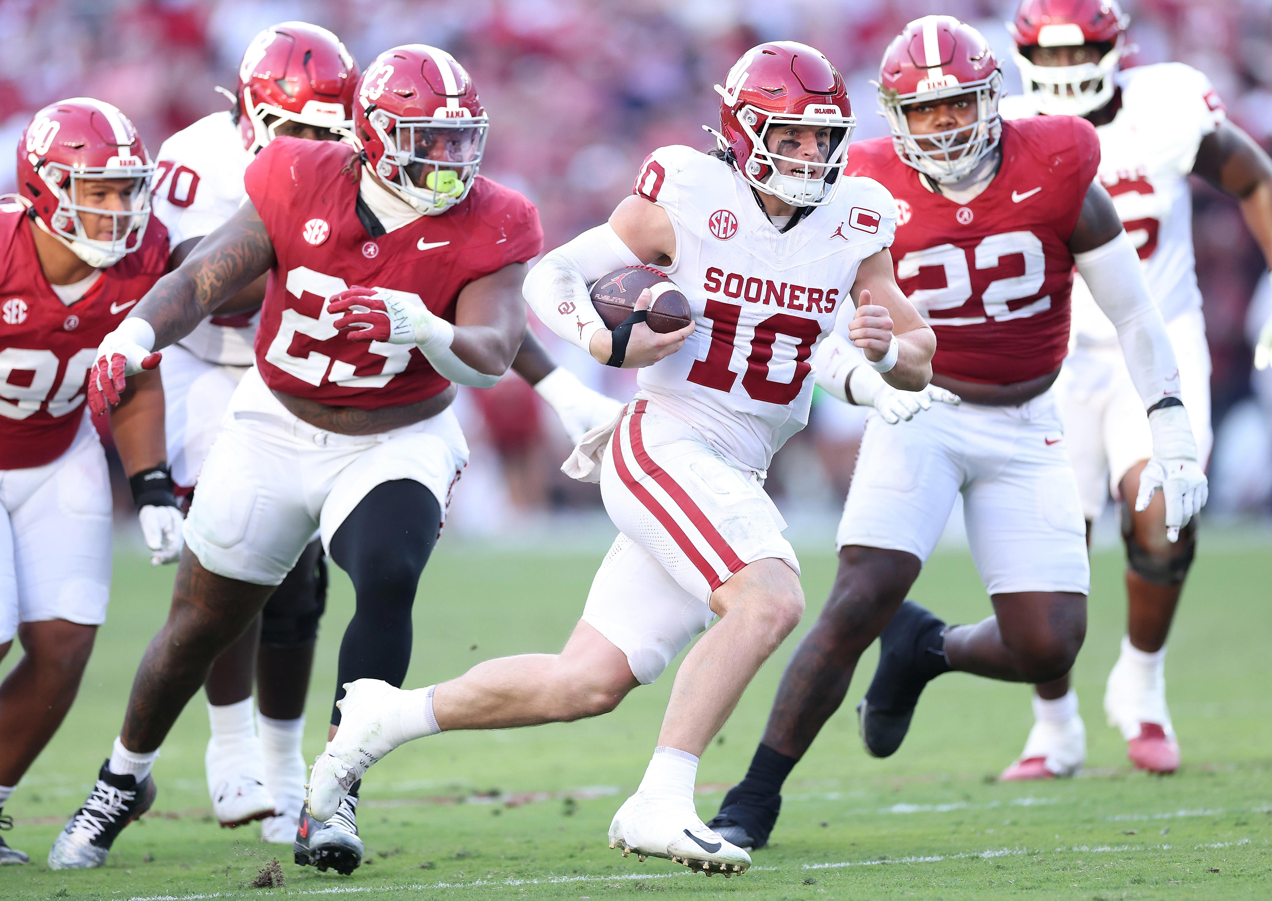Alabama quarterback John Mateer rushes for a touchdown against Alabama during the second quarter at Bryant-Denny Stadium on Nov. 15, 2025 in Tuscaloosa, Ala.
