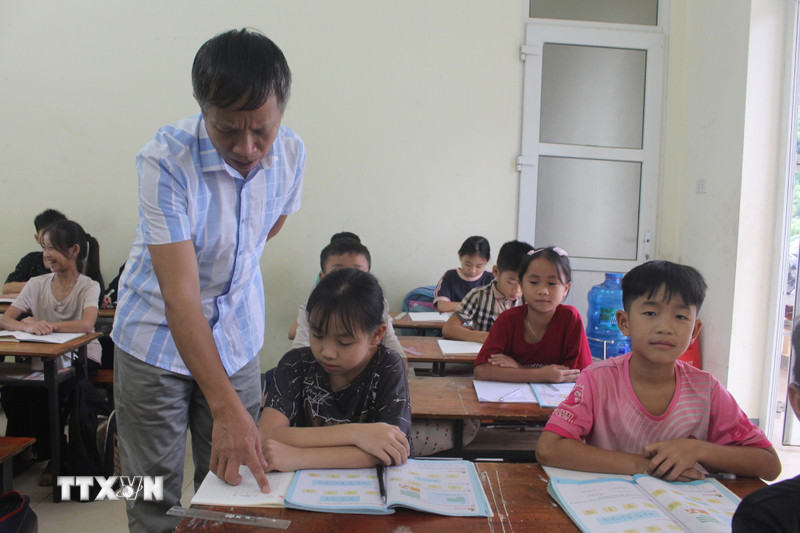 Bộ trưởng Bộ GD-ĐT: Sẽ tăng hỗ trợ học phí, học bổng cho sinh viên sư phạm