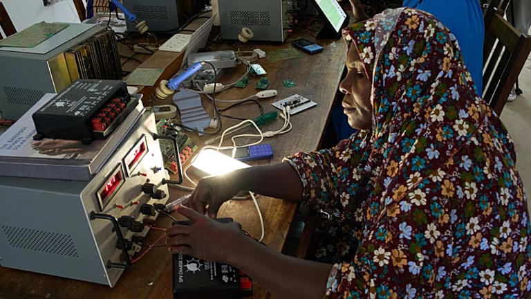 Zanzibar’s ‘solar mamas’ are trained as technicians to help light up ...