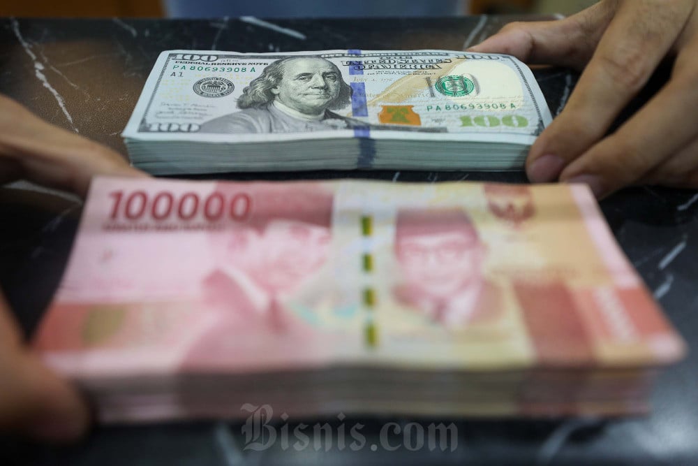 Rupiah Terpuruk di Asia, Modal Asing Lepas Rp184,09 Triliun