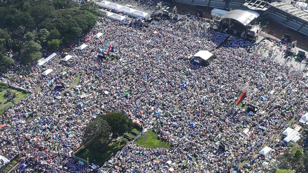 INC rally crowd swells to over 130k at Luneta