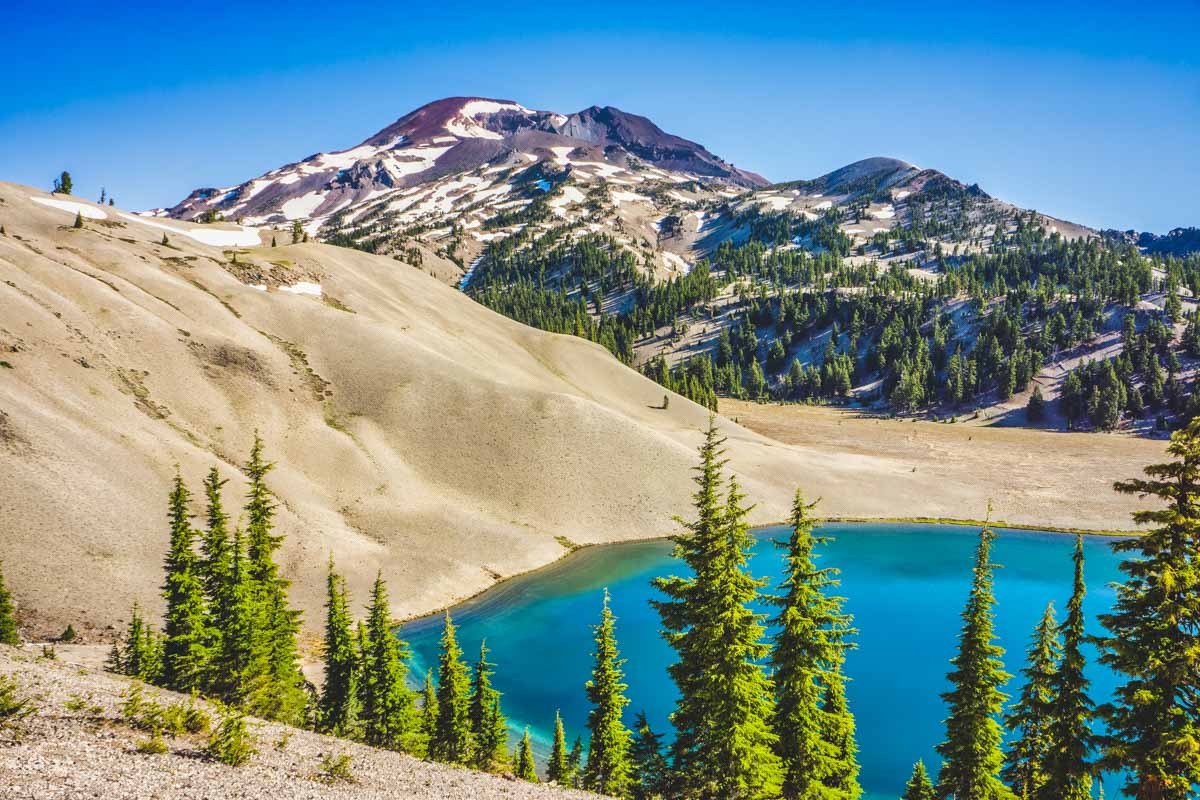 Hiking Moraine Lake Trail in Oregon—2 Spectacular Routes!