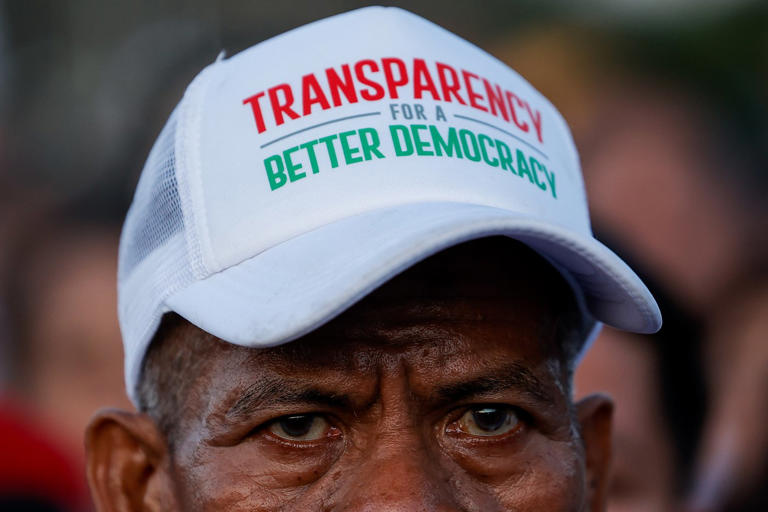 Hundreds of thousands rally in Manila against flood-control corruption