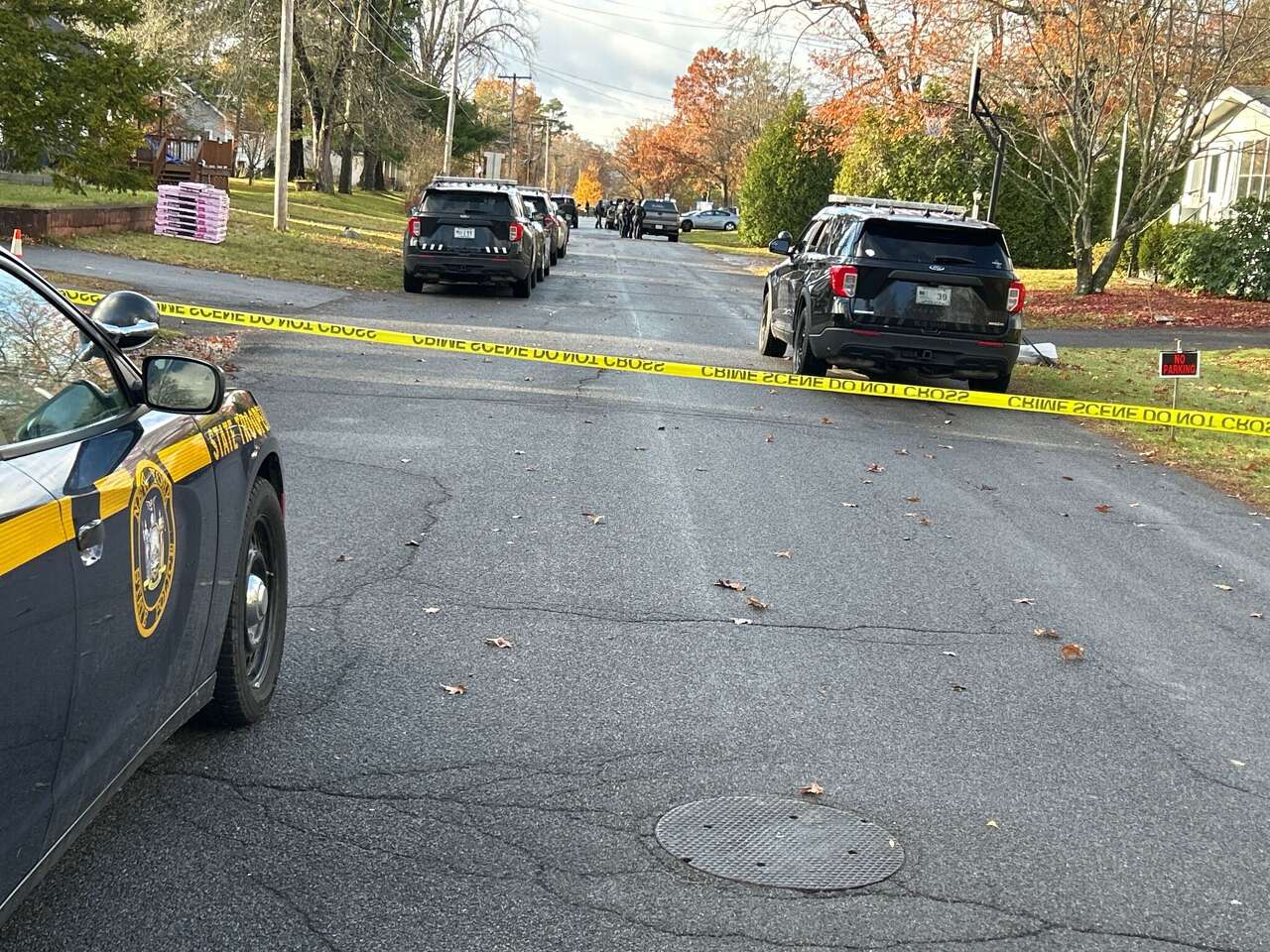 Police try to negotiate with barricaded subject in Schenectady