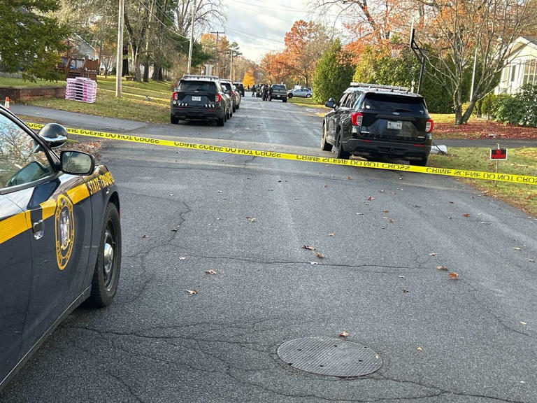 Police try to negotiate with barricaded subject in Schenectady