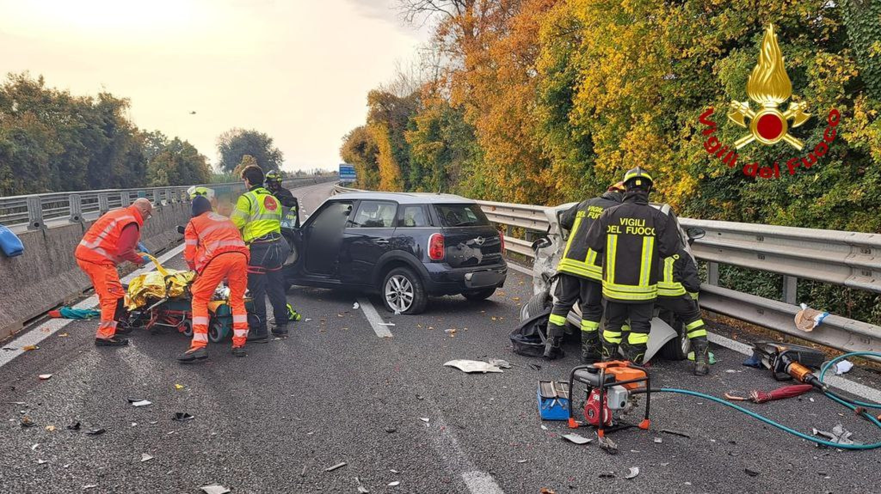 Schianto tra auto a Falconara, 60enne soccorso da eliambulanza