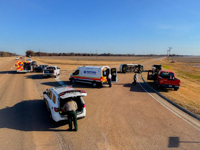 Emergency crews called to serious crash in Coahoma Co.