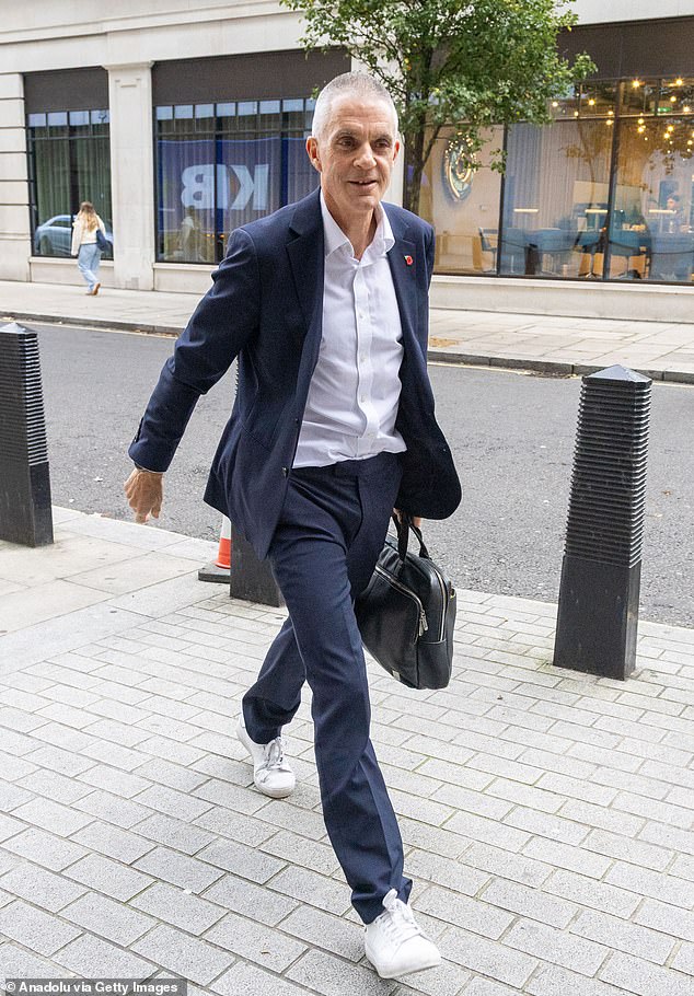 El director de la BBC arenga a su «increíble» equipo ante los «ataques» por el escándalo del programa Panorama de Donald Trump.