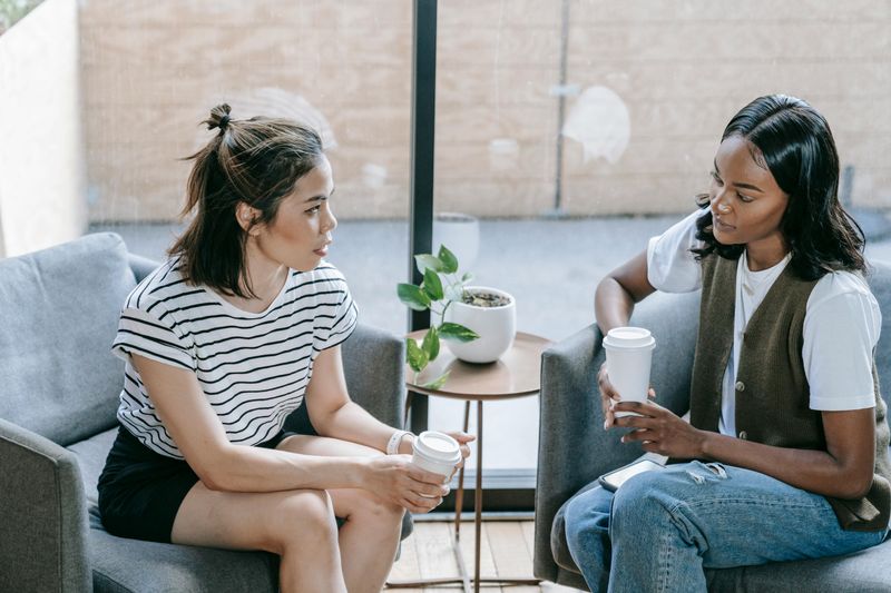 People Who Don't Post Their Personal Lives Online Often Share These 13 ...
