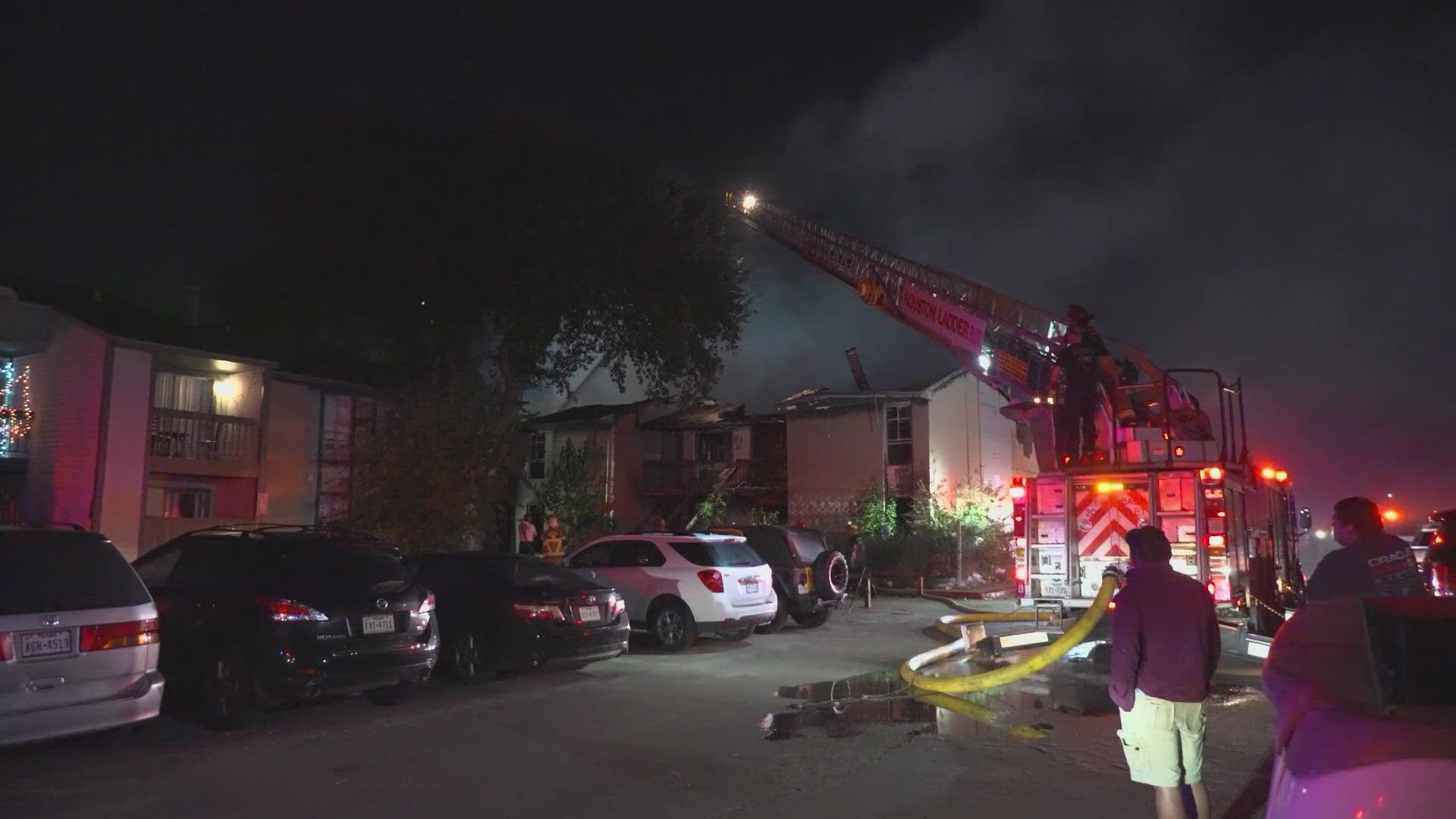 Firefighters knock down fire at vacant apartment building
