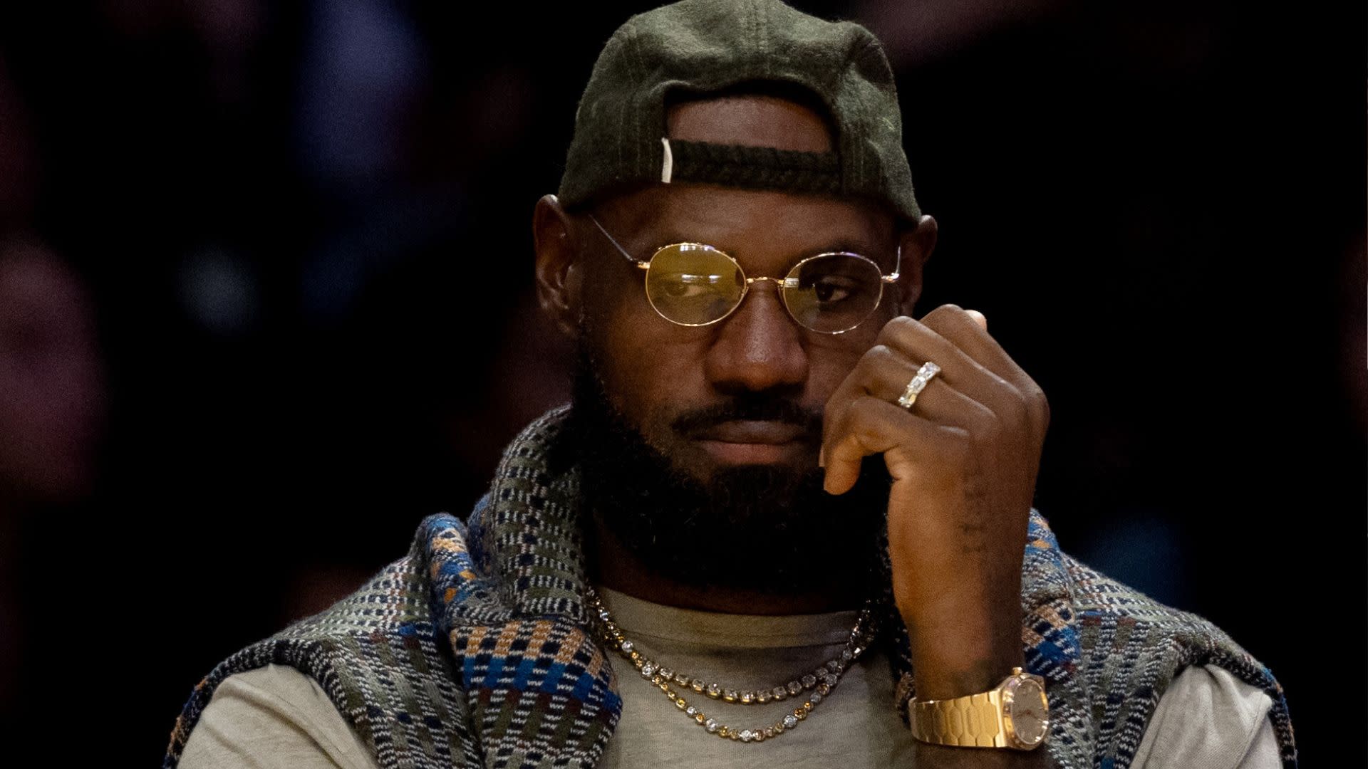 LeBron James Calls for Suspension of Texas A&M Trooper in Viral Tunnel(00)