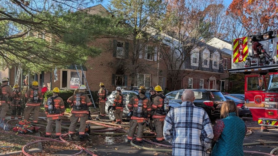 Fire breaks out in Montgomery County townhouse, 3 displaced
